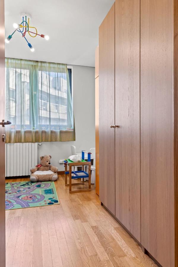 125 Sqm Family Friendly With Kids Room Bucarest Exterior foto