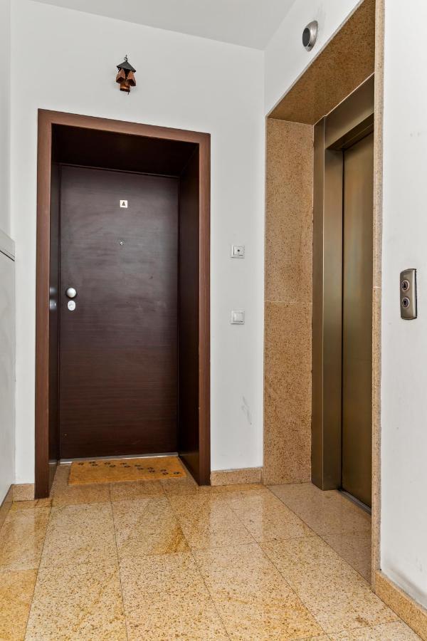 125 Sqm Family Friendly With Kids Room Bucarest Exterior foto