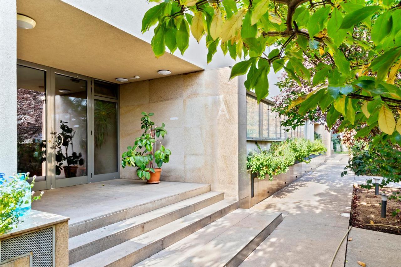 125 Sqm Family Friendly With Kids Room Bucarest Exterior foto